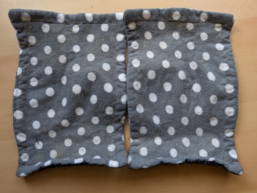 Guinea pig pee pads grey - pig, /
